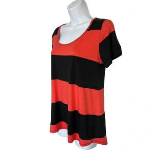 LuLaRoe Classic Scoop Neck Tee - Pink and Black Stripes Woman’s Size Small